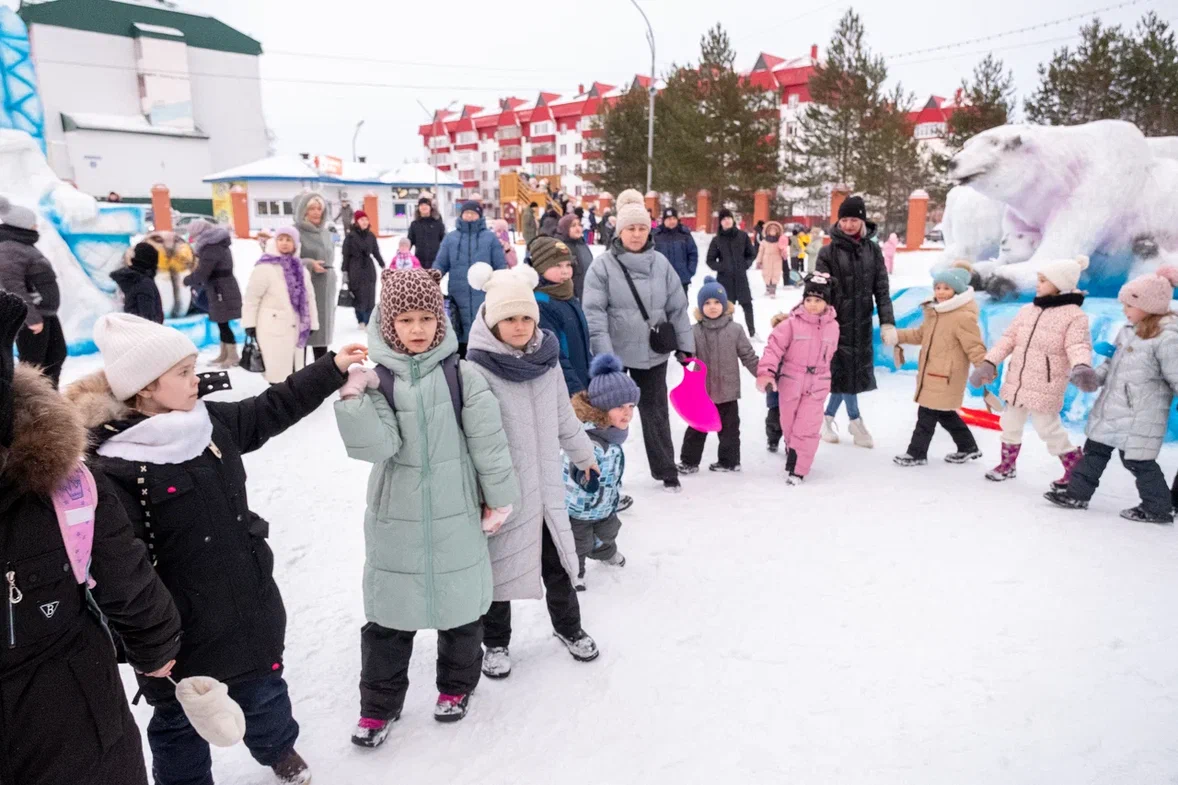 В ИЗЛУЧИНСКЕ ОТКРЫЛИ СНЕЖНЫЙ ГОРОДОК