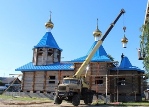 В ЛАРЬЯКЕ ПРОДОЛЖАЕТСЯ СТРОИТЕЛЬСТВО ЗНАМЕНСКОЙ ЦЕРКВИ