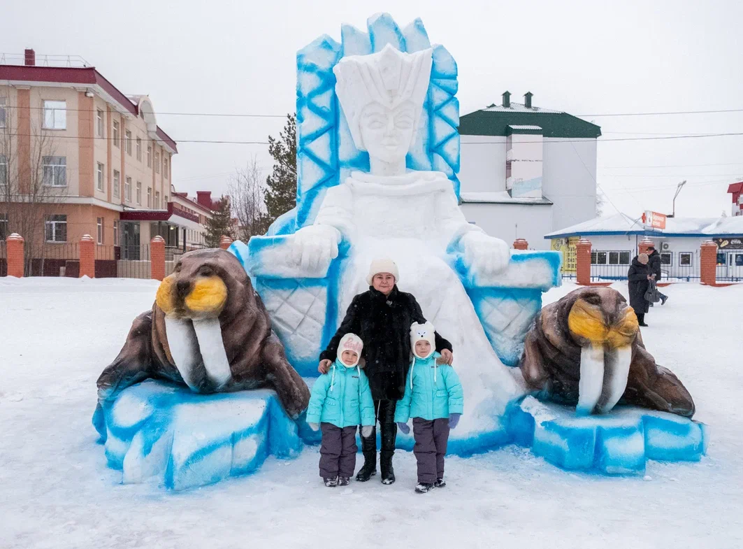 В ИЗЛУЧИНСКЕ ОТКРЫЛИ СНЕЖНЫЙ ГОРОДОК