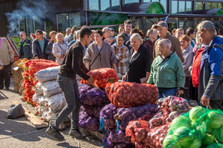 В ИЗЛУЧИНСКЕ ПРОШЛА ВЫСТАВКА-ЯРМАРКА ПРОДУКЦИИ МЕСТНЫХ ТОВАРОПРОИЗВОДИТЕЛЕЙ