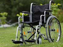 Более 470 тысяч изделий реабилитации выдано югорчанам с инвалидностью с начала 2022 года